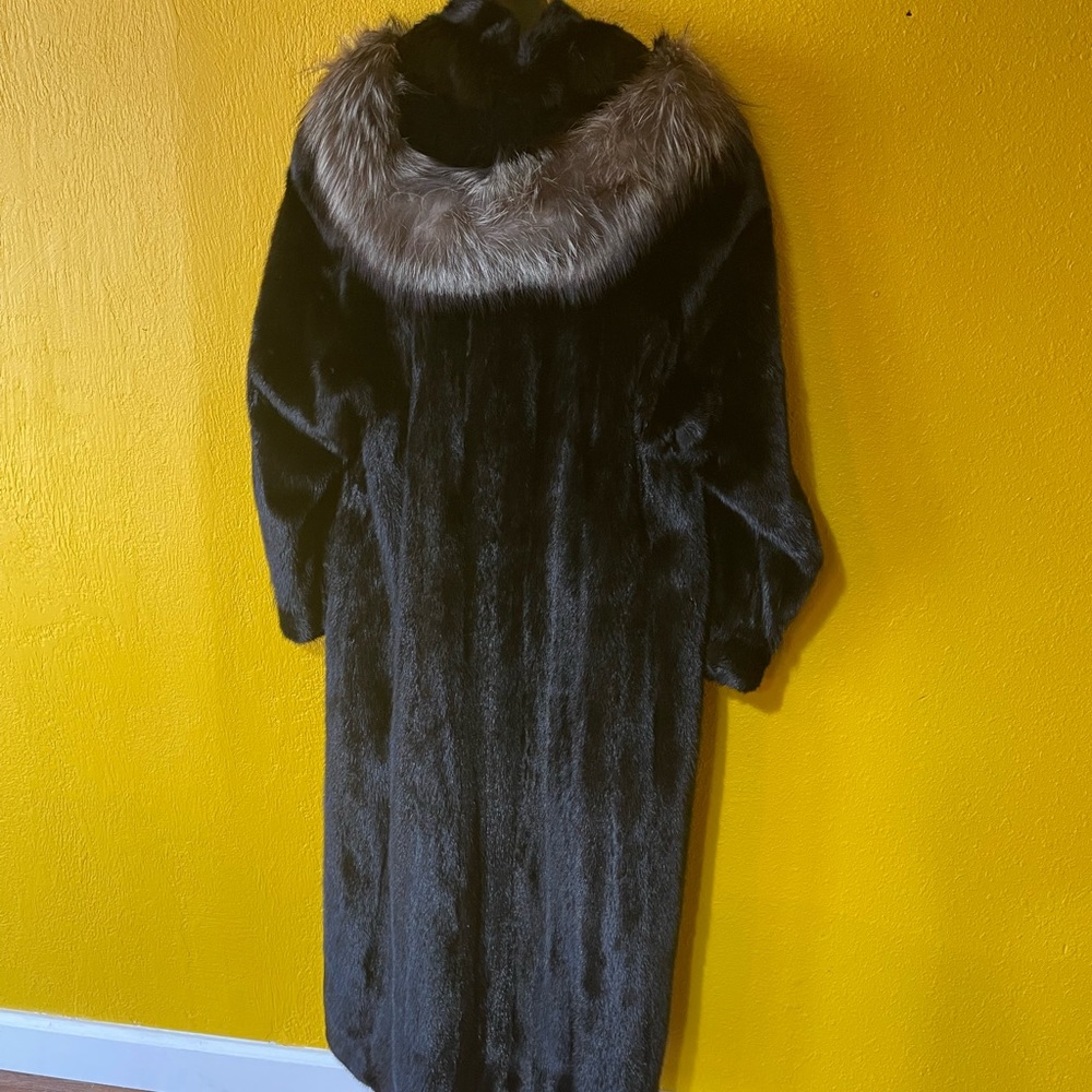 Full length Mink coat Size 10-12 With removable fur lined hood. - Picture 2 of 2